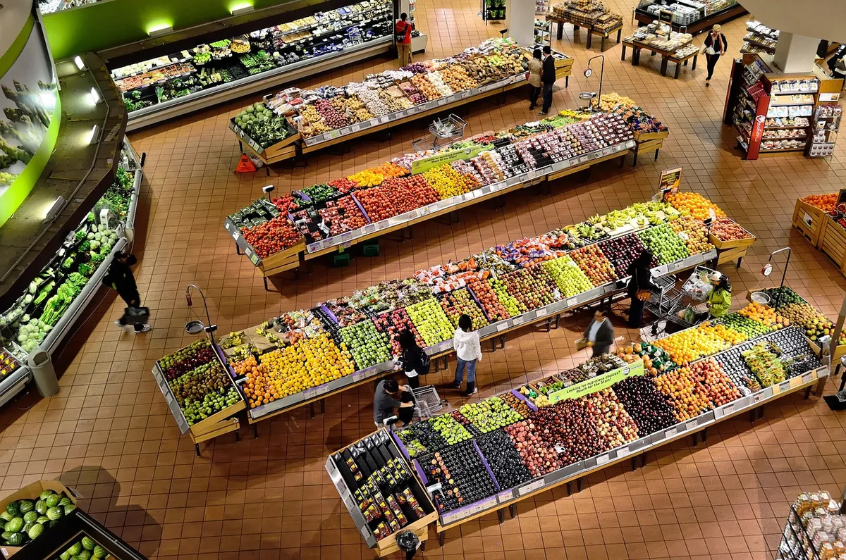 supermarket, stalls, coolers, market, food, fresh, shop, organic, vegetable, healthy, grocery, store, fruit, ripe, yellow, freshness, marketplace, hypermarket,
